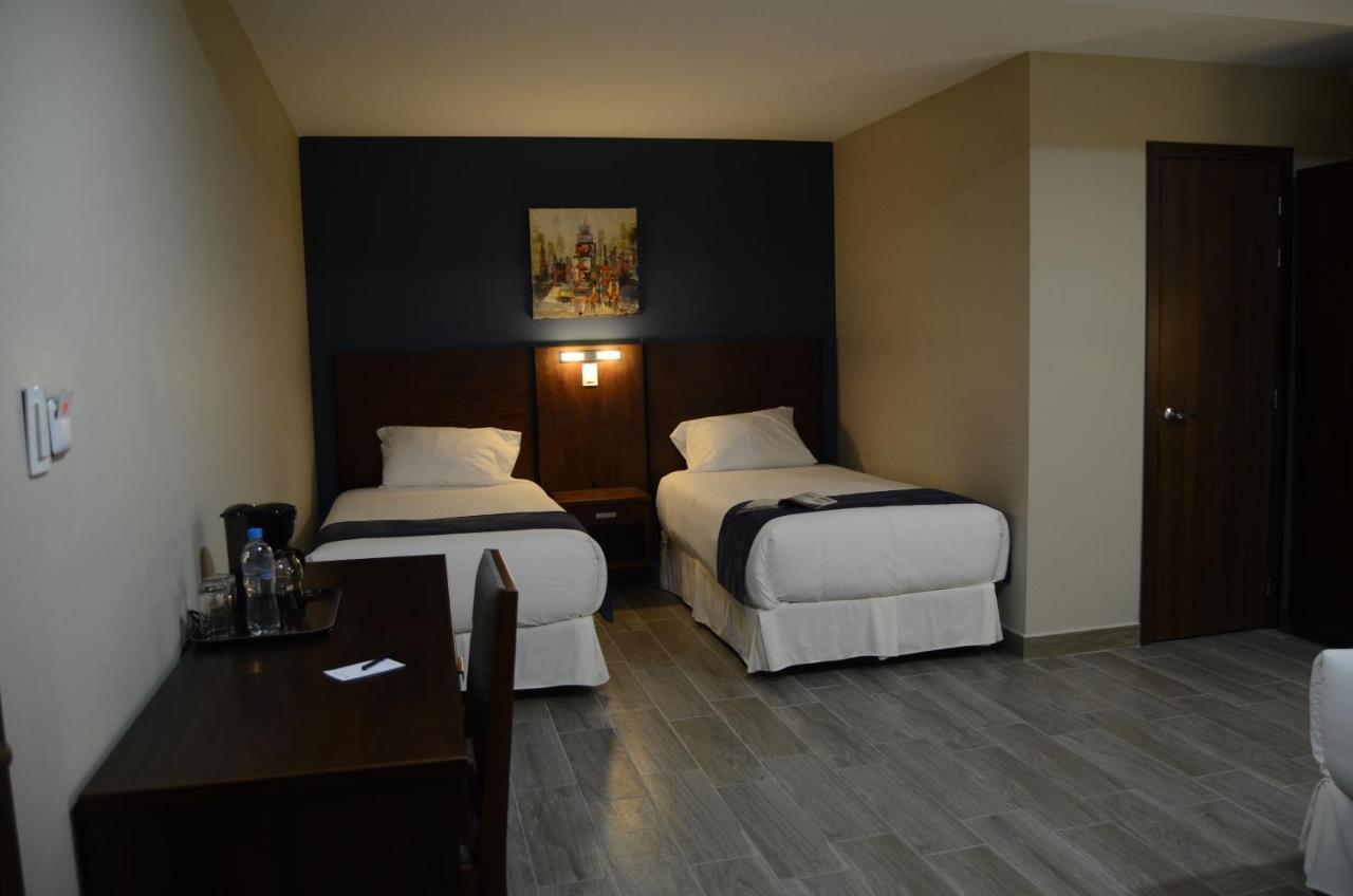 Hotel San Agustin Plaza Латакунґа Екстер'єр фото