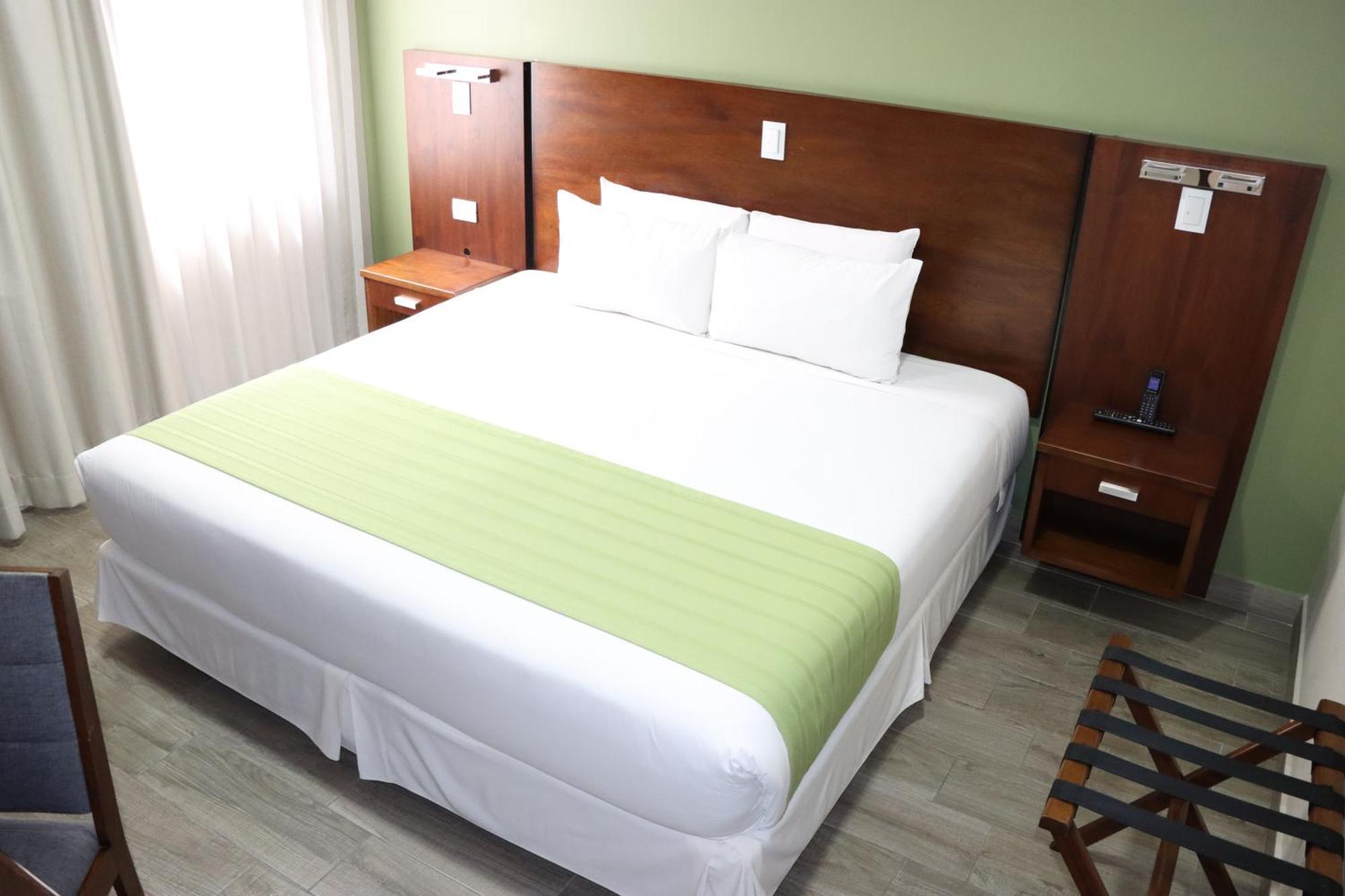 Hotel San Agustin Plaza Латакунґа Екстер'єр фото