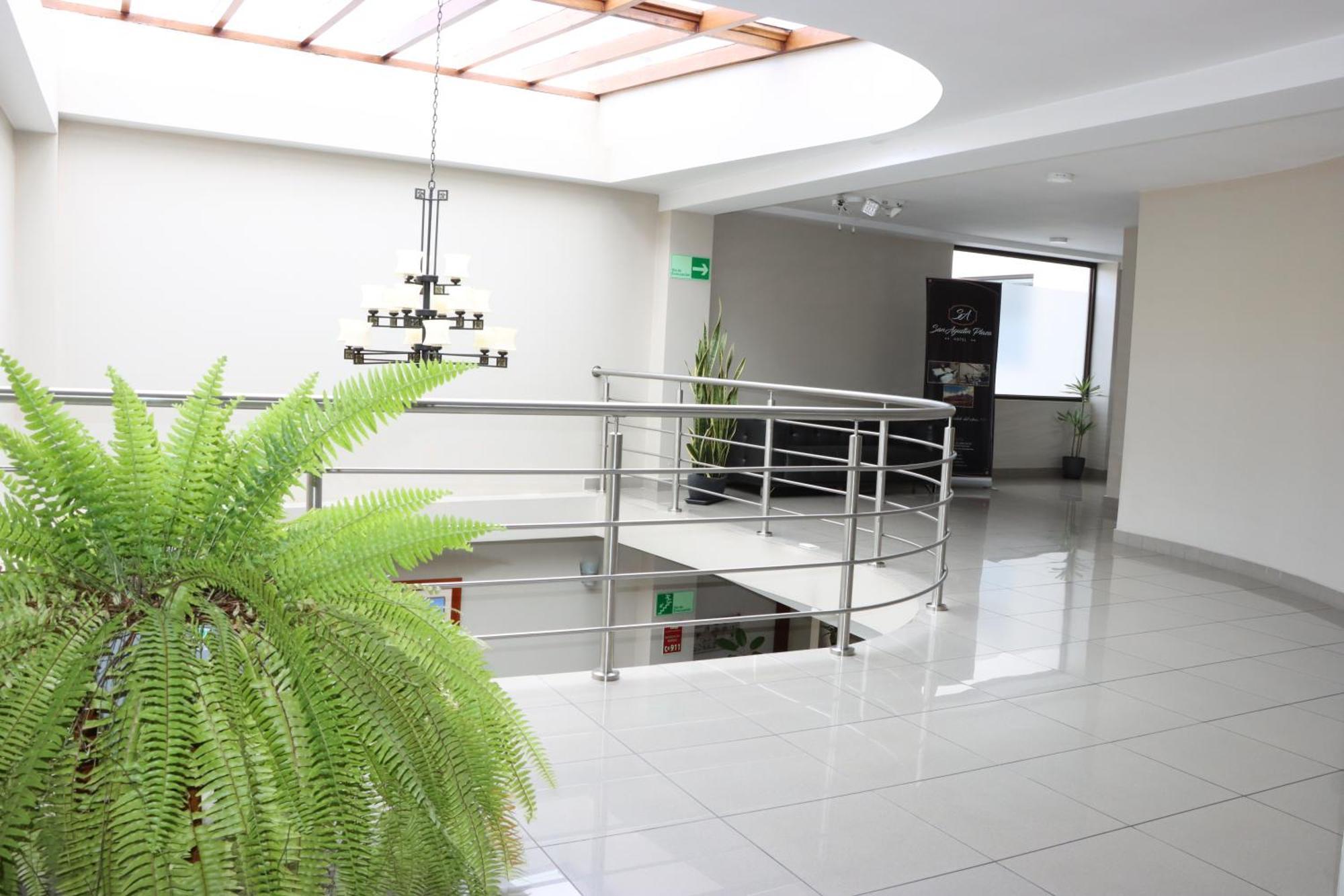 Hotel San Agustin Plaza Латакунґа Екстер'єр фото