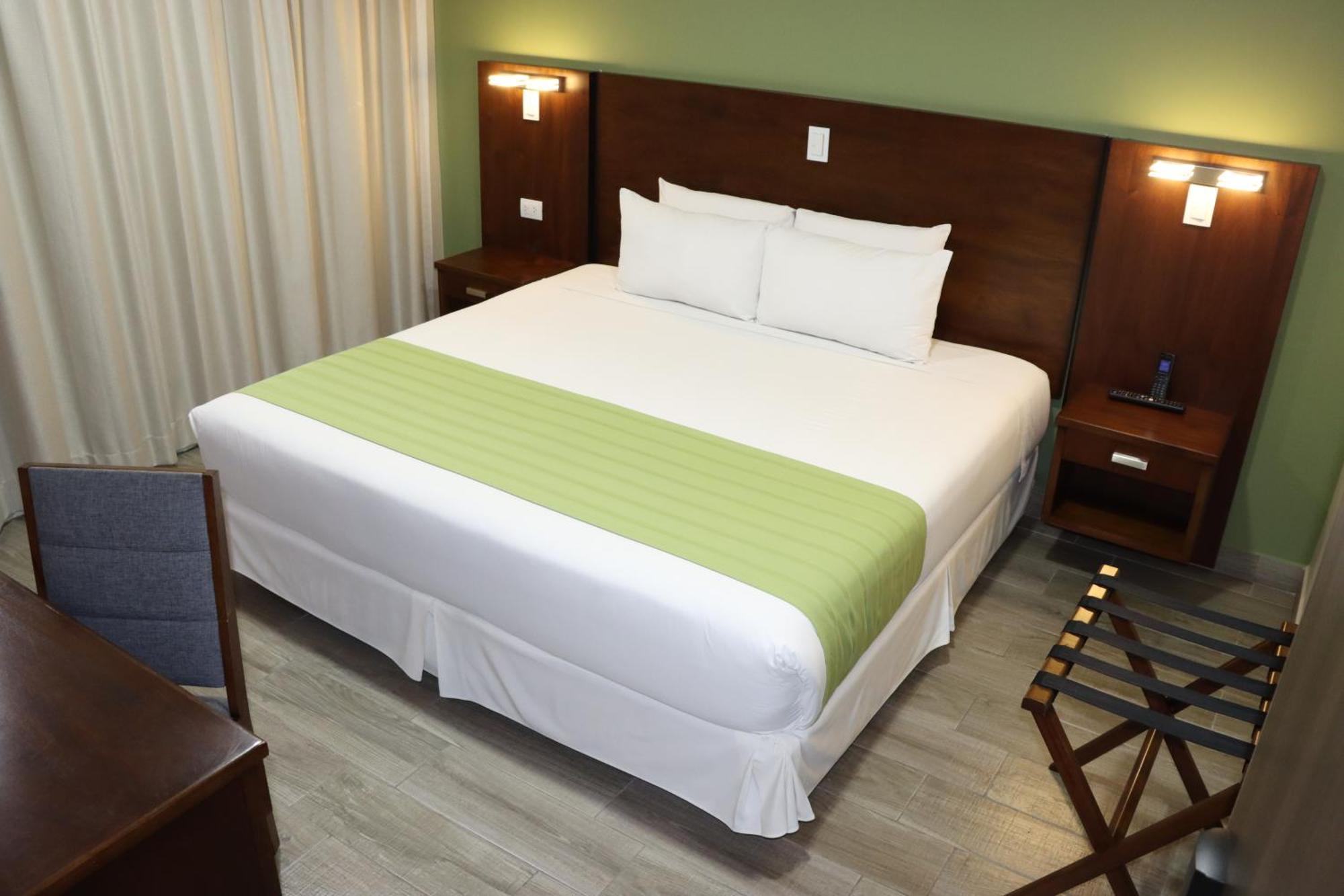 Hotel San Agustin Plaza Латакунґа Екстер'єр фото