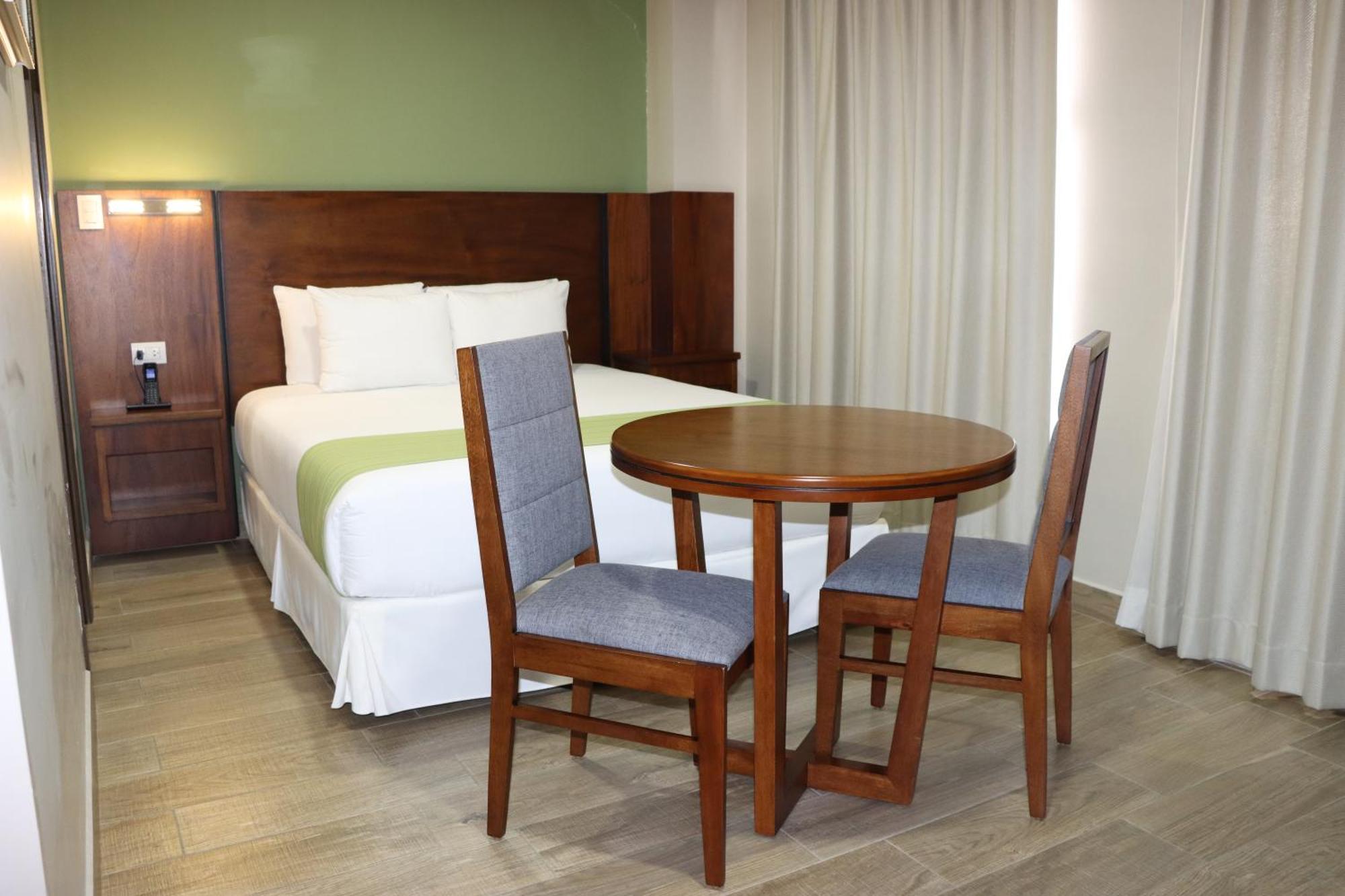 Hotel San Agustin Plaza Латакунґа Екстер'єр фото