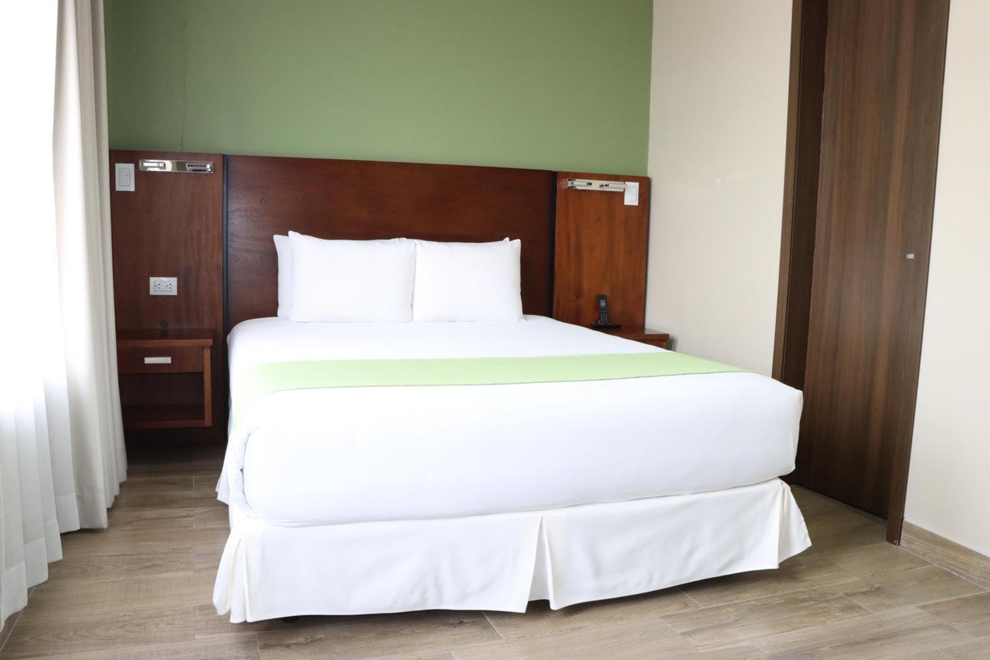 Hotel San Agustin Plaza Латакунґа Екстер'єр фото