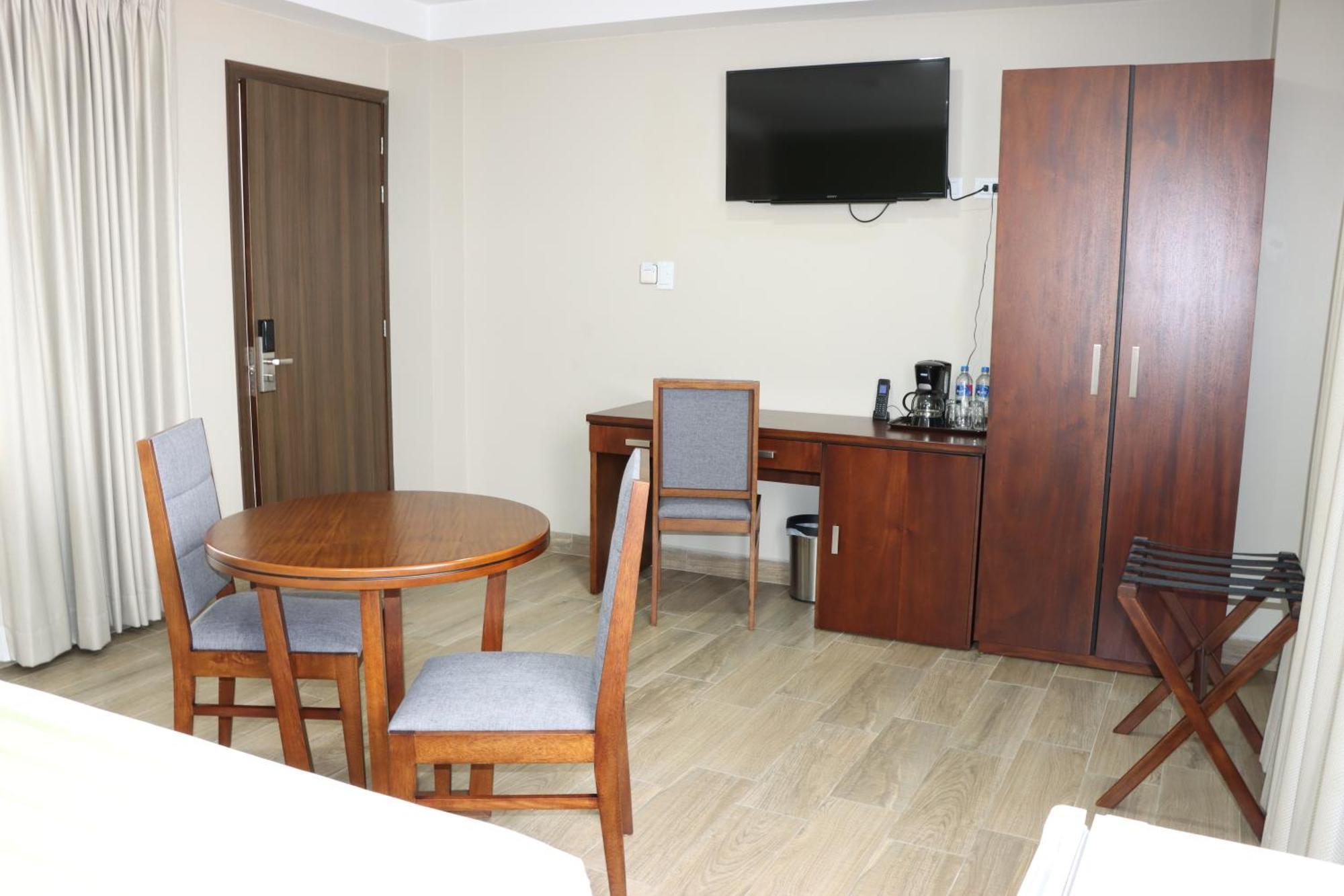 Hotel San Agustin Plaza Латакунґа Екстер'єр фото