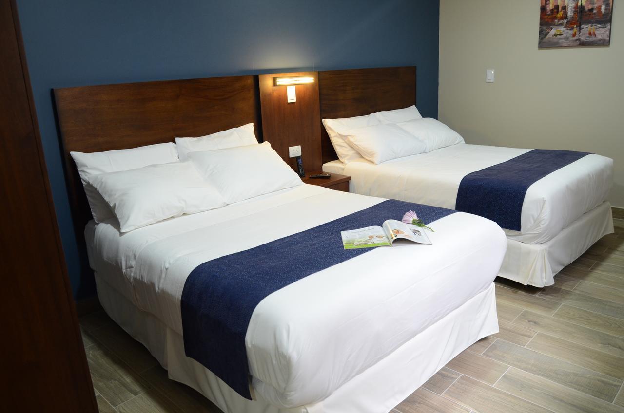 Hotel San Agustin Plaza Латакунґа Екстер'єр фото