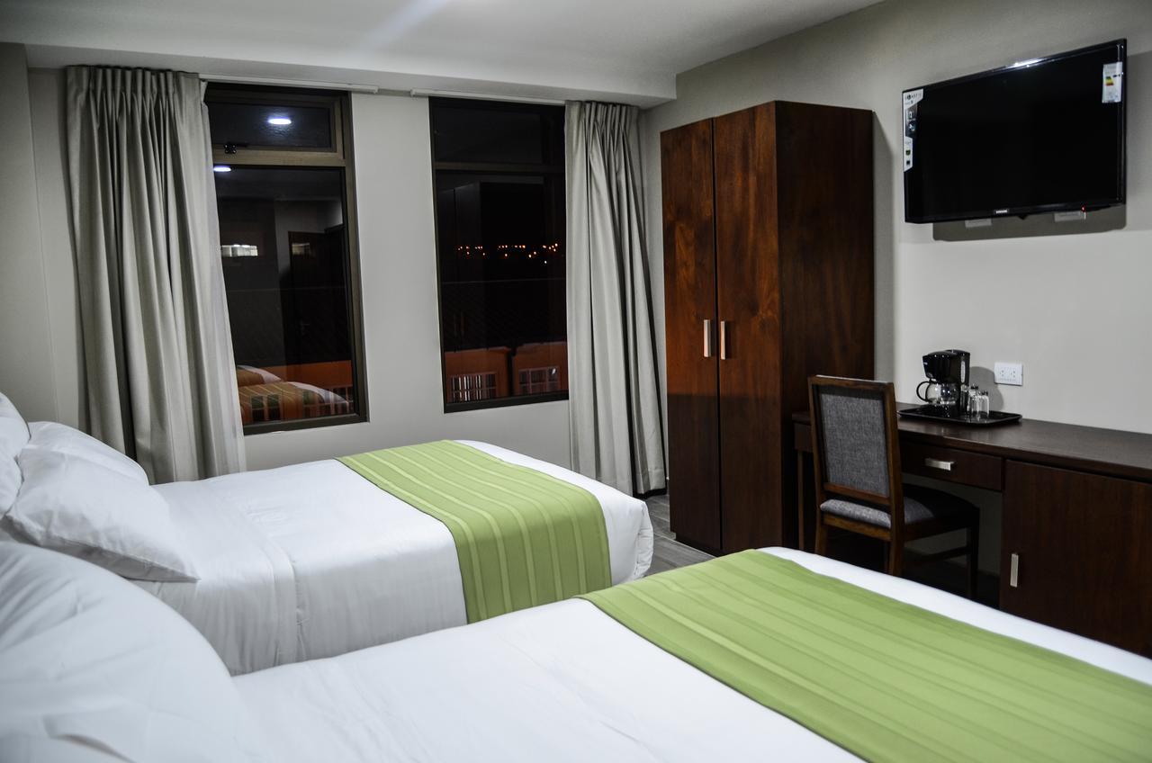 Hotel San Agustin Plaza Латакунґа Екстер'єр фото
